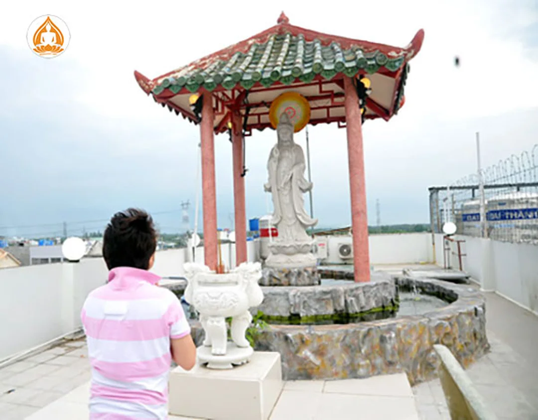 Bộ đồ thờ Phật Quan Âm cơ bản Ảnh thỉnh tượng quan âm với bộ đồ thờ cơ bản