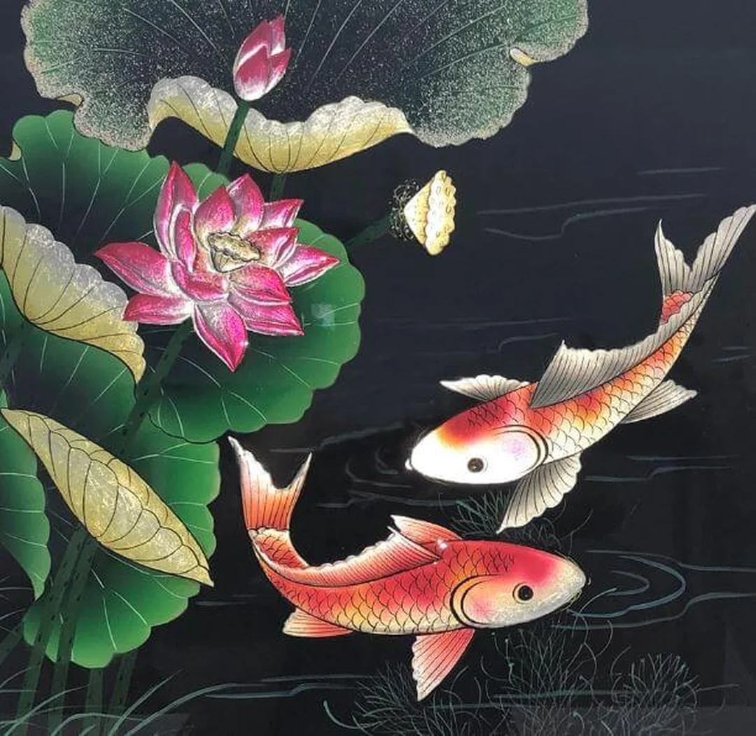 cá chép phong thủy màu lưu ly chọn mẫu cân đối và đế chắc