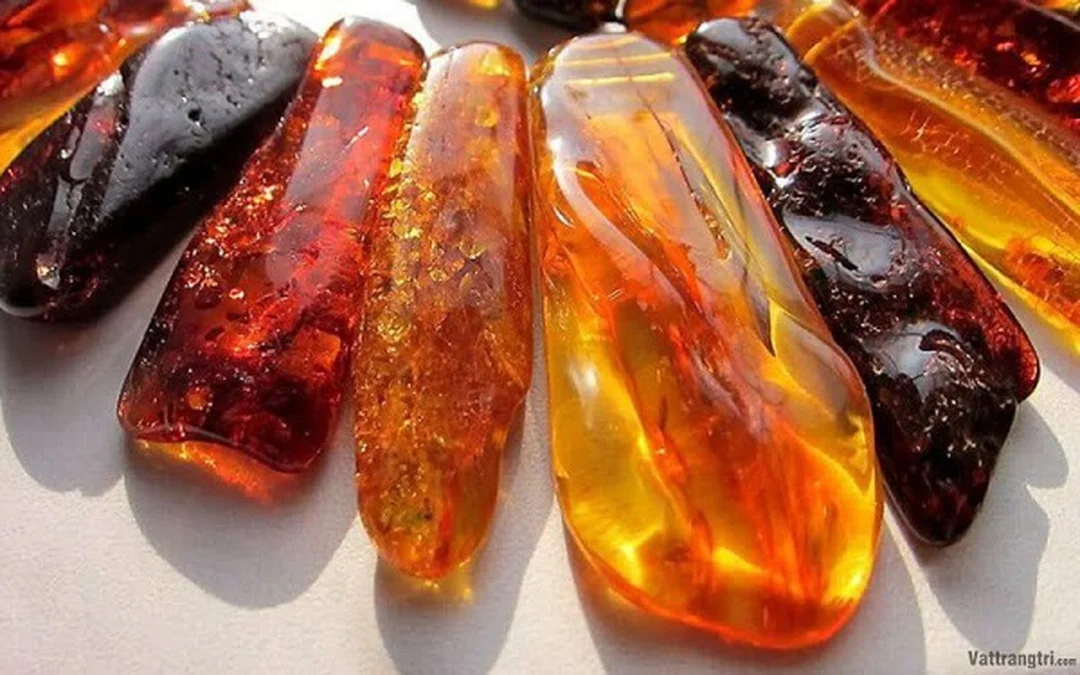Hổ phách vàng tự nhiên dùng trong trang trí phong thủy các loại đá phong thủy tự nhiên hổ phách vàng trang trí