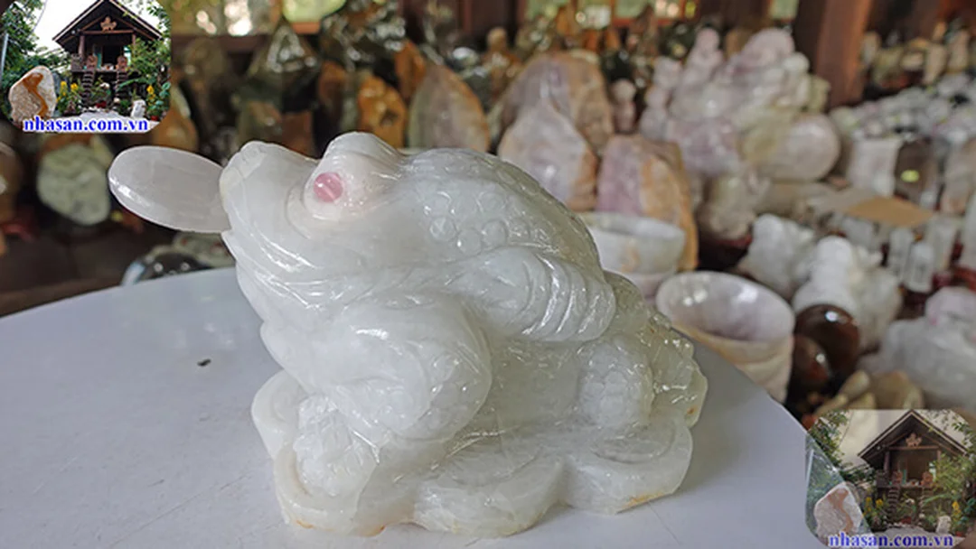 Cóc thiềm thừ đá phong thủy đặt phòng khách