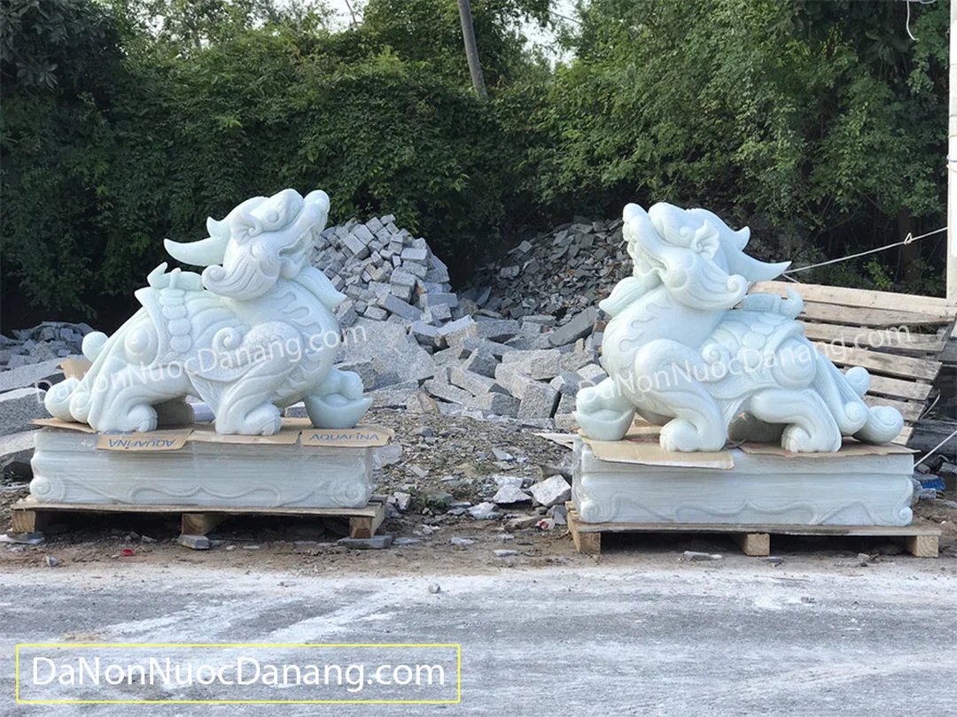 con tỳ hưu đá cẩm thạch trắng kích thước lớn