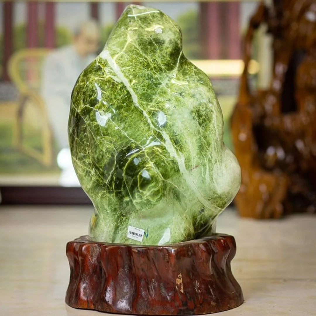 đá phong thủy dạng đá cảnh tự nhiên đặt trong nhà