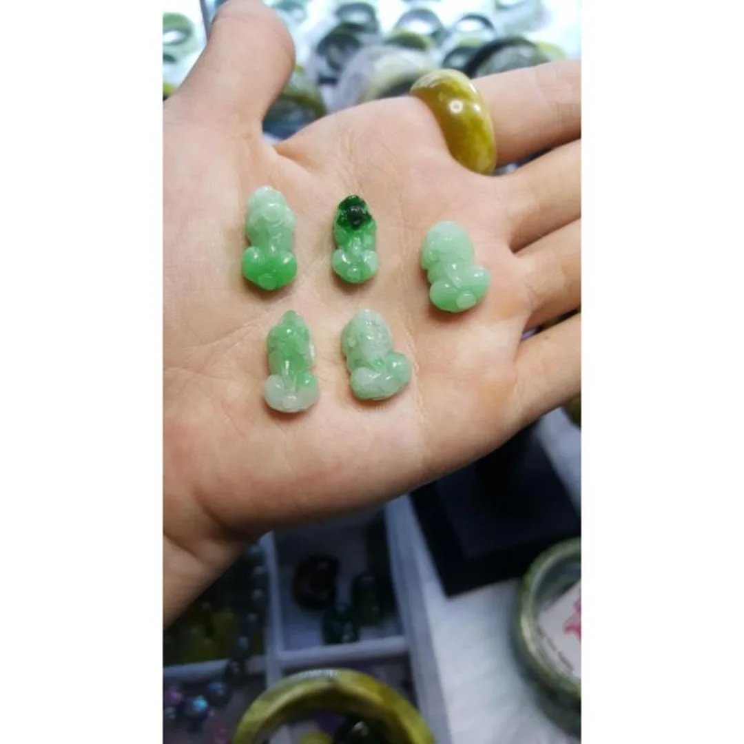 Vòng đá phong thủy N Gems với sắc đá tự nhiên đá phong thủy n gems với vòng tay và hạt đá màu tự nhiên