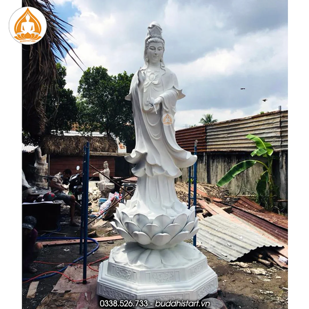 giá tượng quan âm bồ tát bằng đá đứng ngoài trời