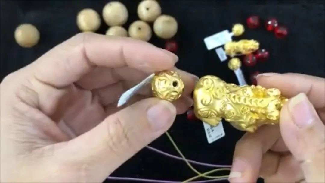 Hướng dẫn chi tiết cách đeo vòng tay tỳ hưu