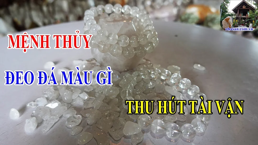 Mệnh Thủy đeo đá màu gì để thu hút tài vận