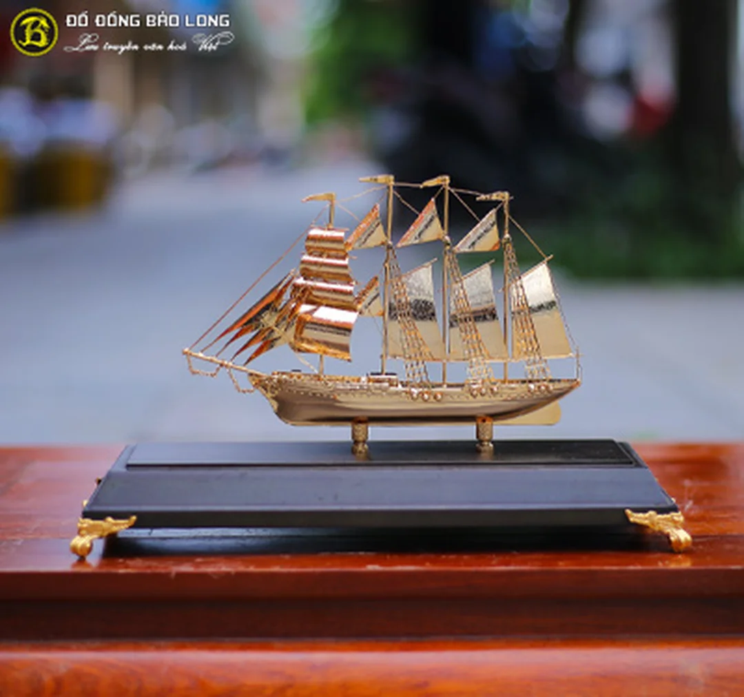 Mô hình thuyền buồm phong thủy mạ vàng 24k mô hình thuyền buồm phong thủy mạ vàng 24k làm quà tặng
