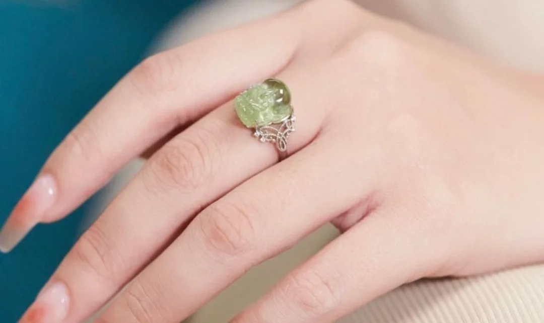 Bảng tra nhẫn đá phong thủy theo mệnh và màu đá nhẫn đá phong thủy mặt đá xanh cho người chọn theo mệnh