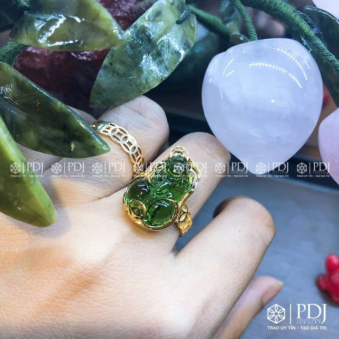 nhẫn tỳ hưu đá thạch anh nhiều màu tham khảo kiểu dáng phong thủy