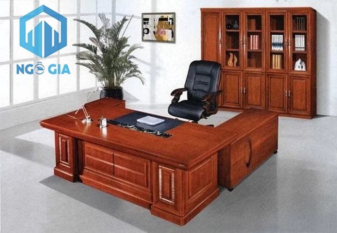 phong thủy bàn làm việc cho người mệnh hỏa với bàn gỗ màu tương sinh