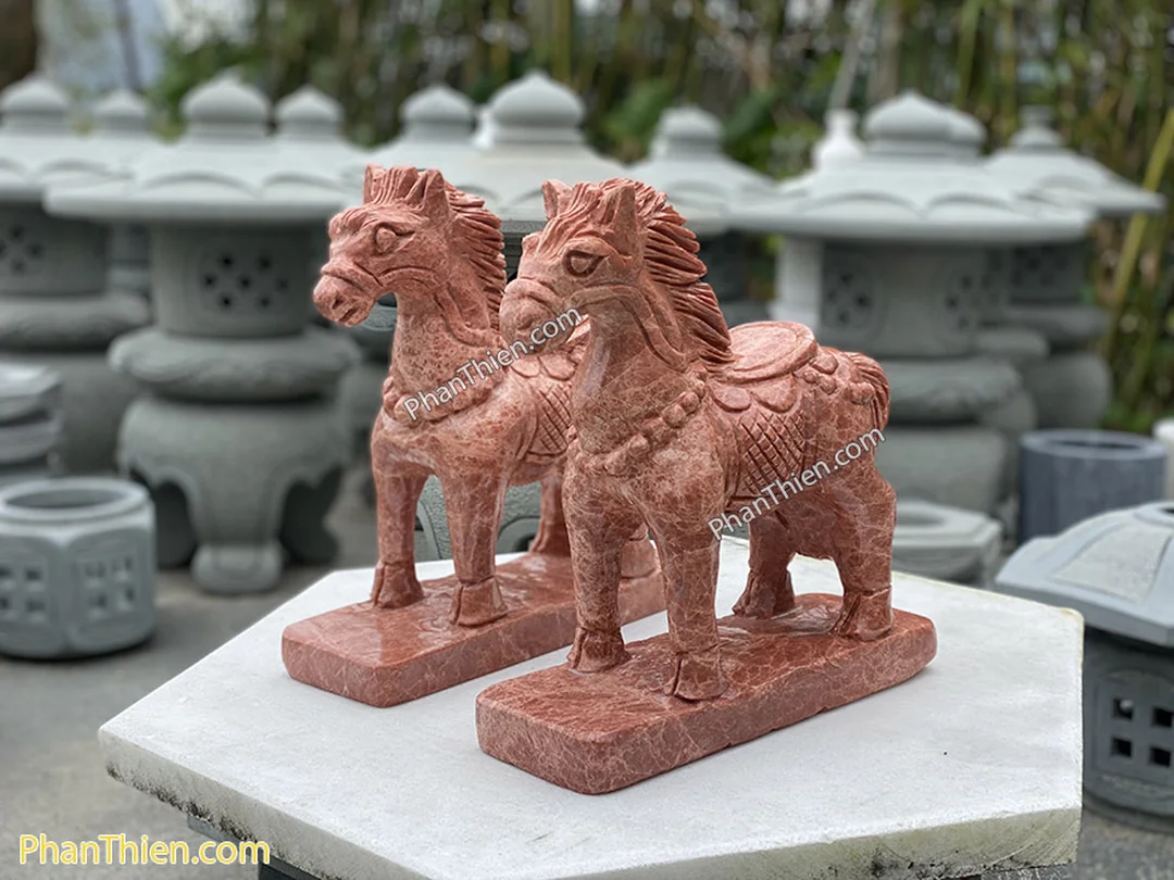Tượng ngựa đá đỏ tự nhiên tượng ngựa phong thủy bằng đá đỏ tự nhiên cao 30 cm