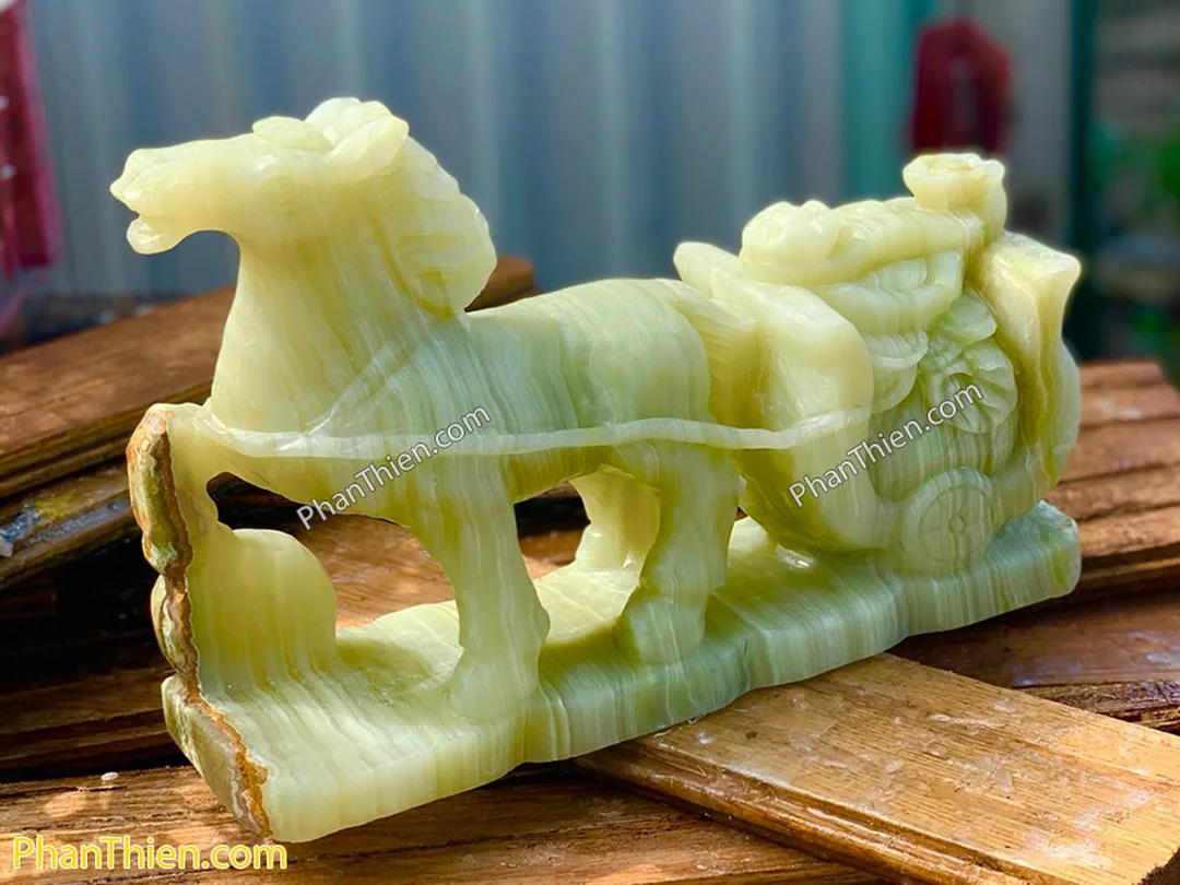 Ngựa kéo bao tiền bằng đá xanh tượng ngựa phong thủy kéo bao tiền bằng đá ngọc xanh
