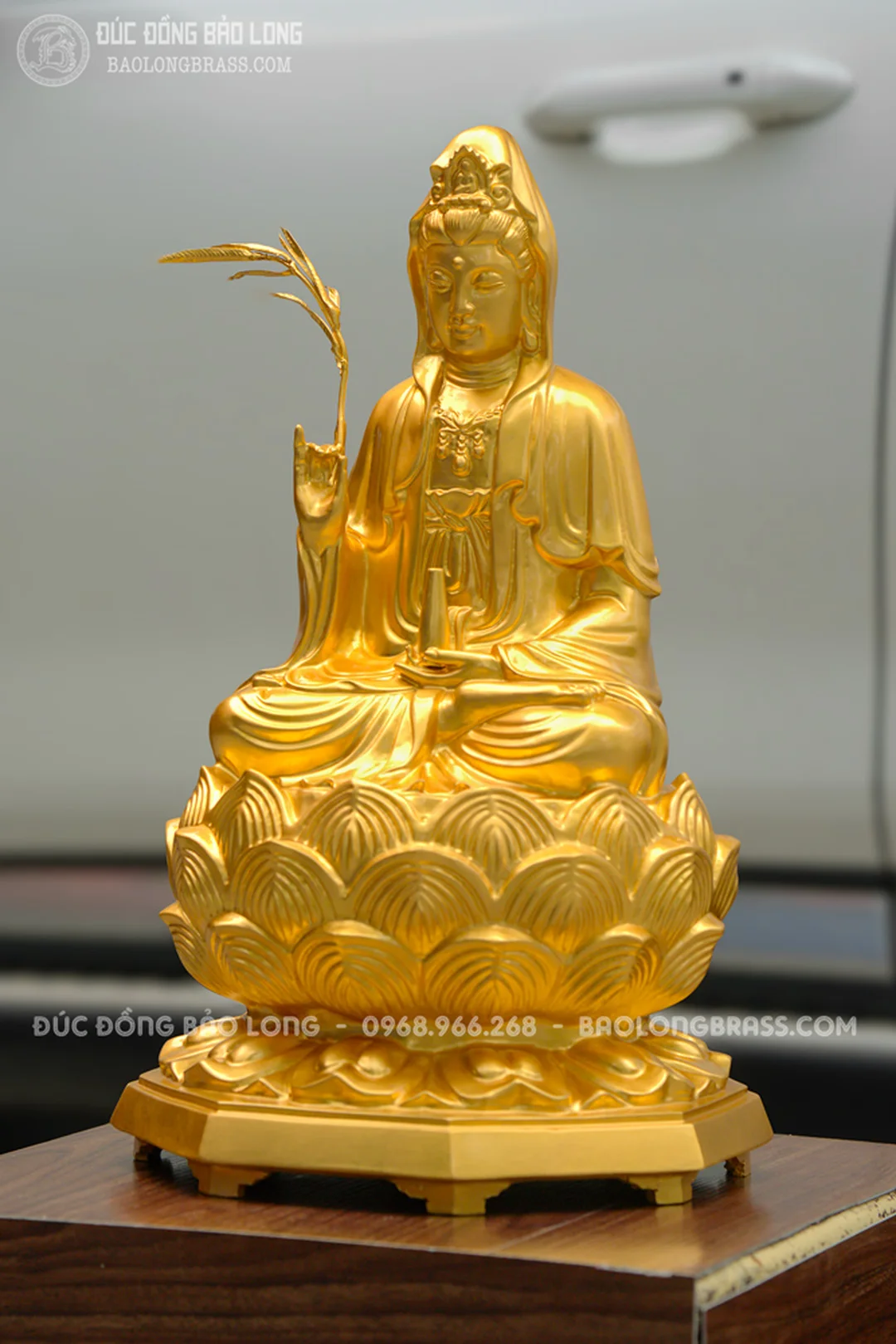 Tượng Quan Âm bằng đồng dát vàng 9999 tượng quan âm bằng đồng dát vàng 9999 cao 48cm