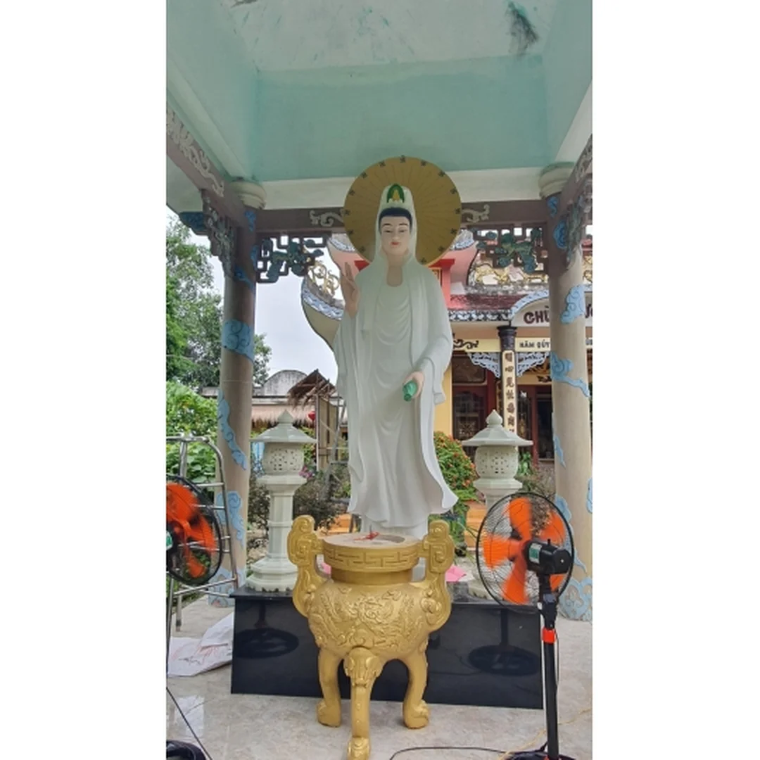 tượng quan âm bằng xi măng ngoài trời cao lớn