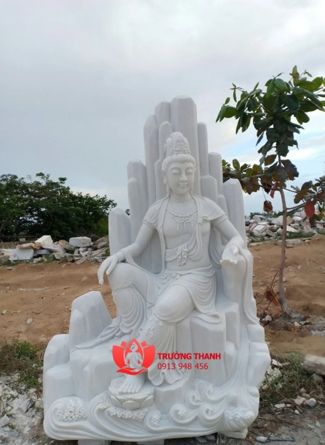 tượng quan âm bồ tát đẹp tự tại bằng đá