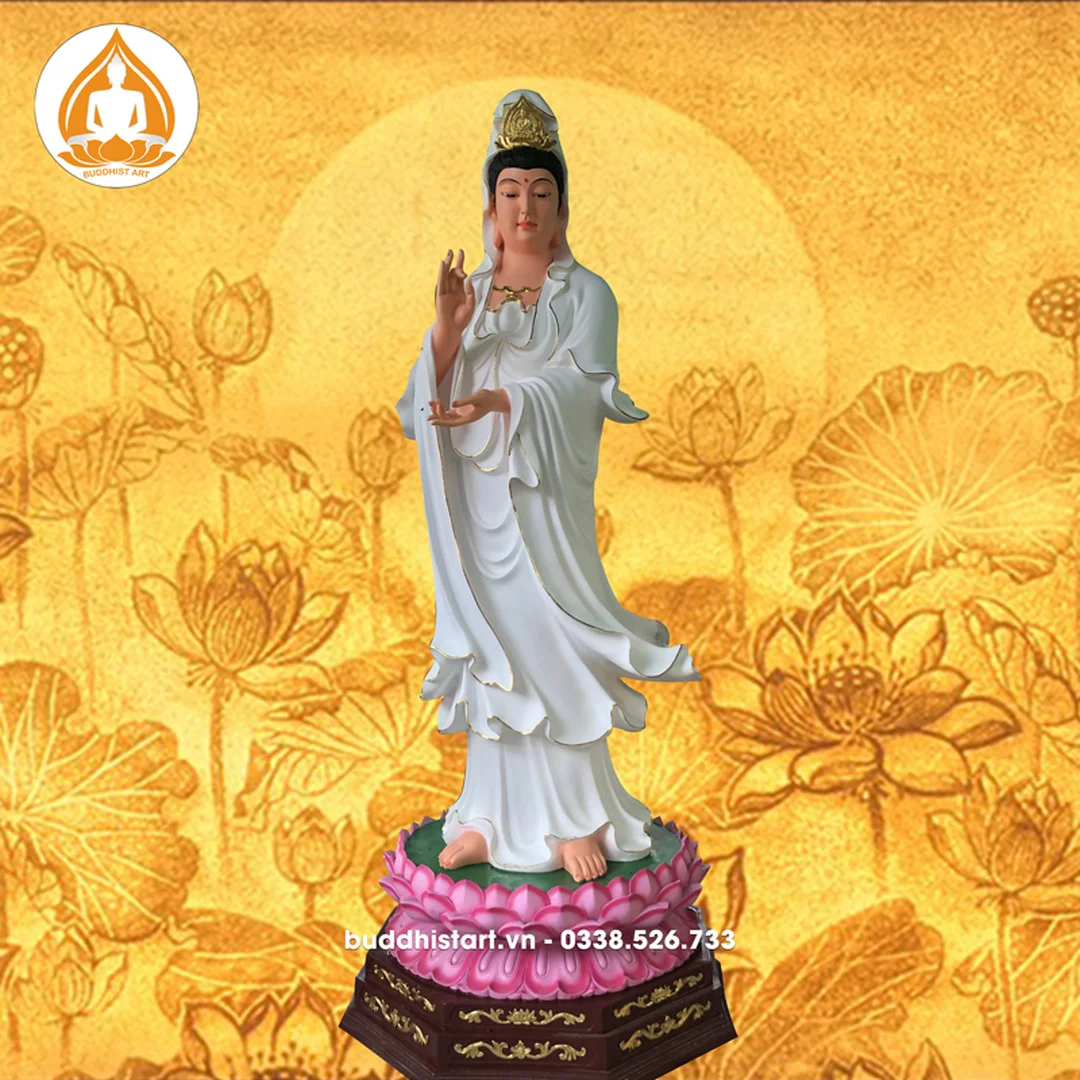 tượng quan âm bồ tát trắng đặt trong không gian thờ lớn