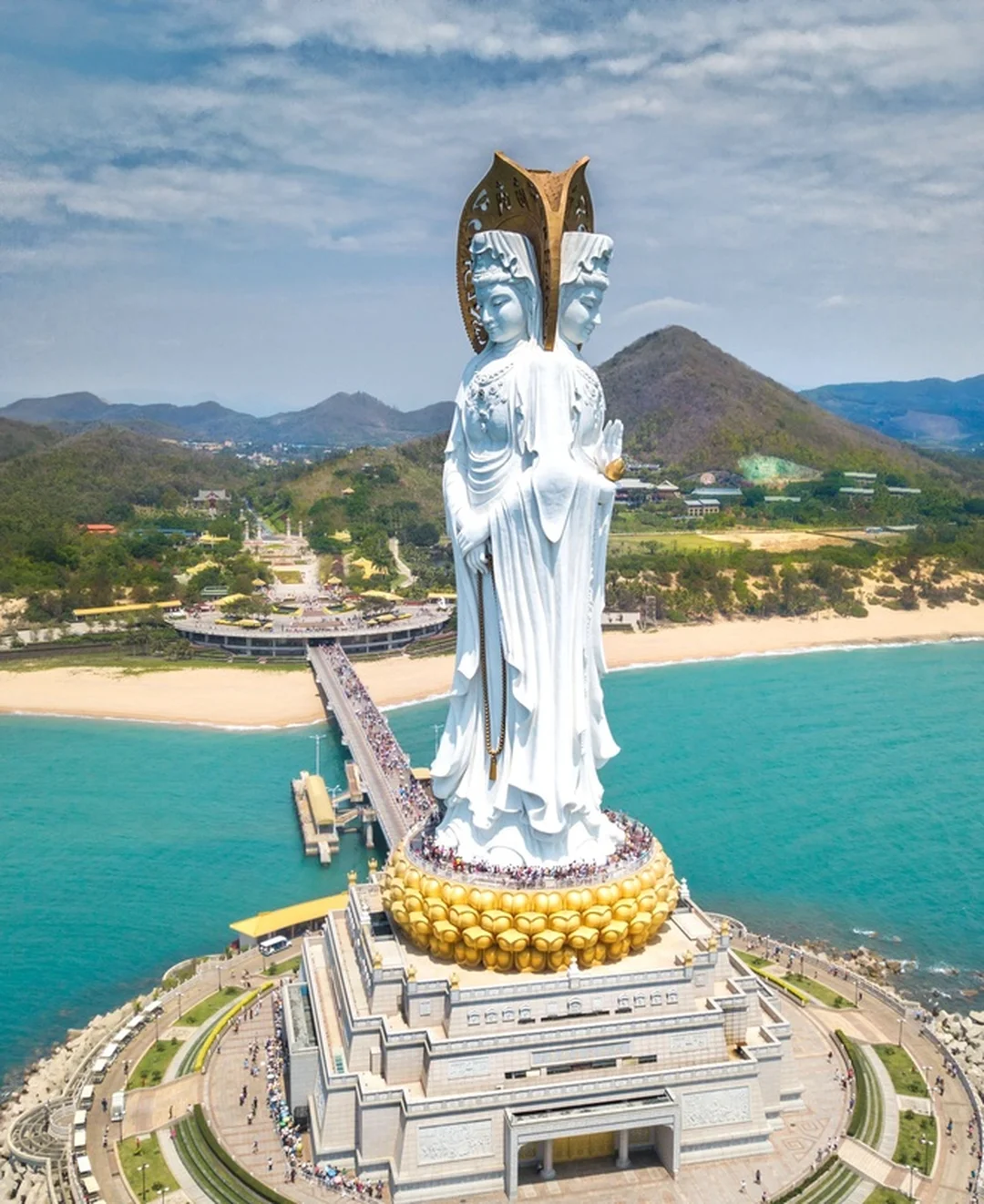 Pháp tướng ba mặt của Nam Sơn Hải Thượng Quan Âm tượng quan âm cao nhất thế giới với ba mặt nhìn ra biển và đất liền