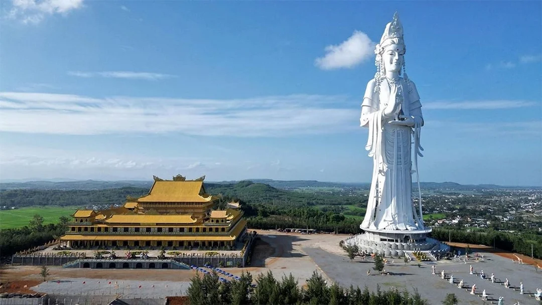 Tượng Quan Âm 125m tại chùa Minh Đức Quảng Ngãi tượng quan âm cao nhất việt nam tại chùa Minh Đức Quảng Ngãi
