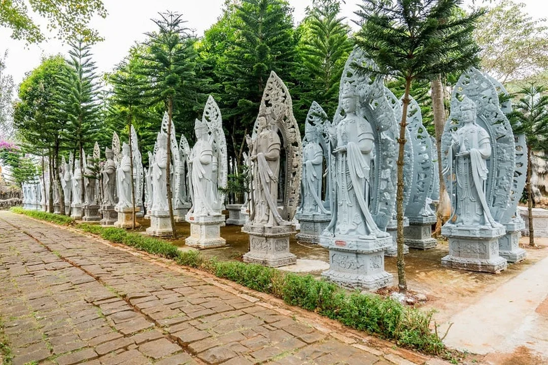 Quần thể chùa Linh Ẩn và tượng Quan Âm tượng quan âm chùa linh ẩn trong quần thể Linh Ẩn Tự