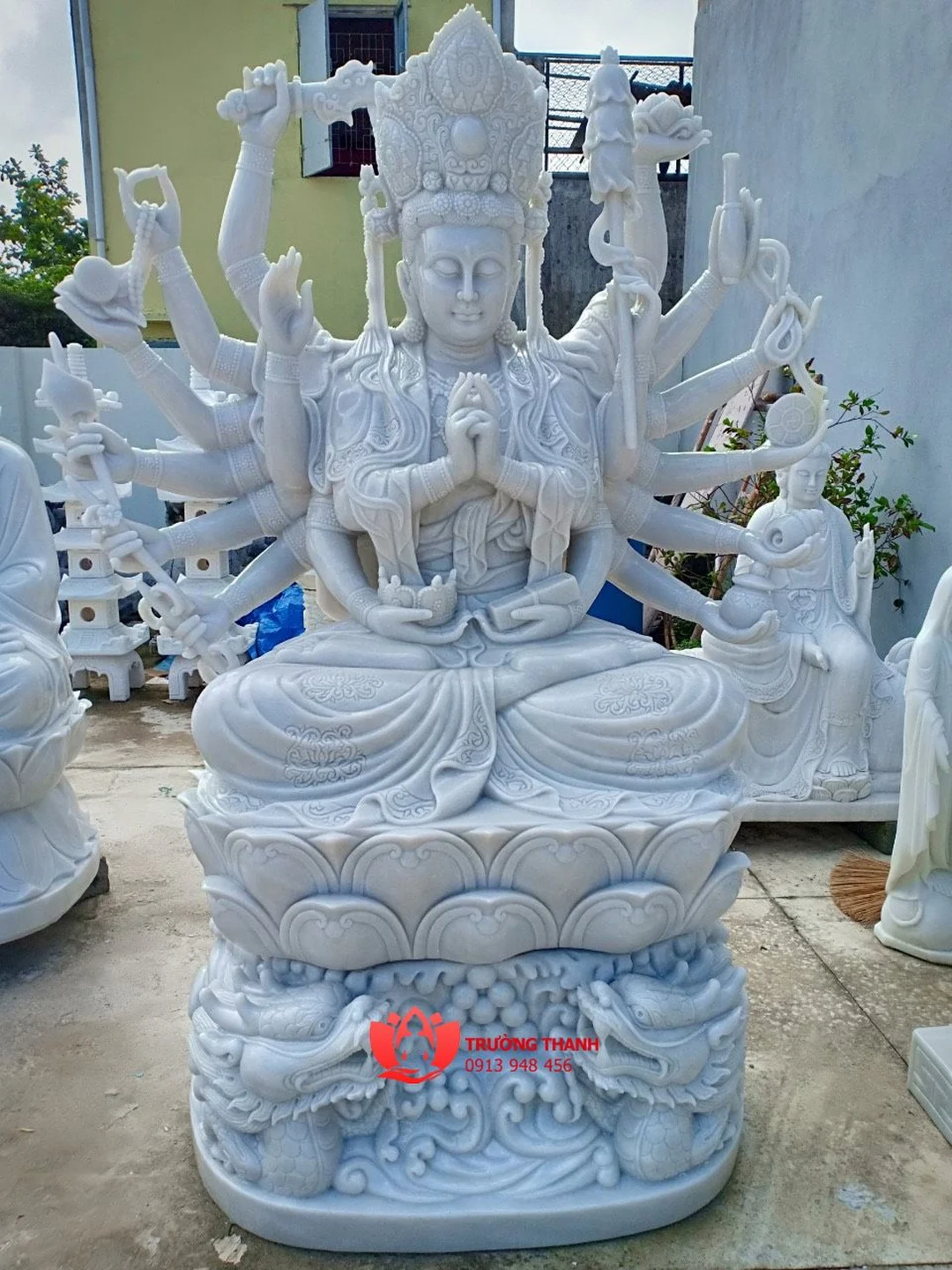 tượng quan âm thiên thủ bằng đá tự nhiên ngồi trên đài sen