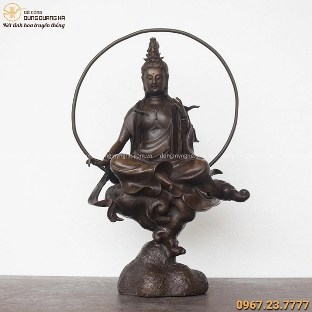 tượng quan âm tự tại bằng đồng đặt trên đế vững