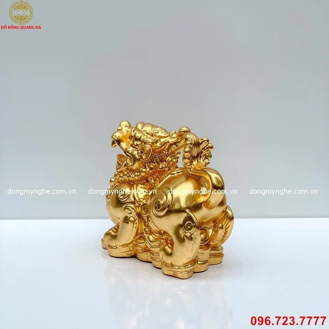 tỳ hưu vàng 24k có đồng tiền và đế trưng bày