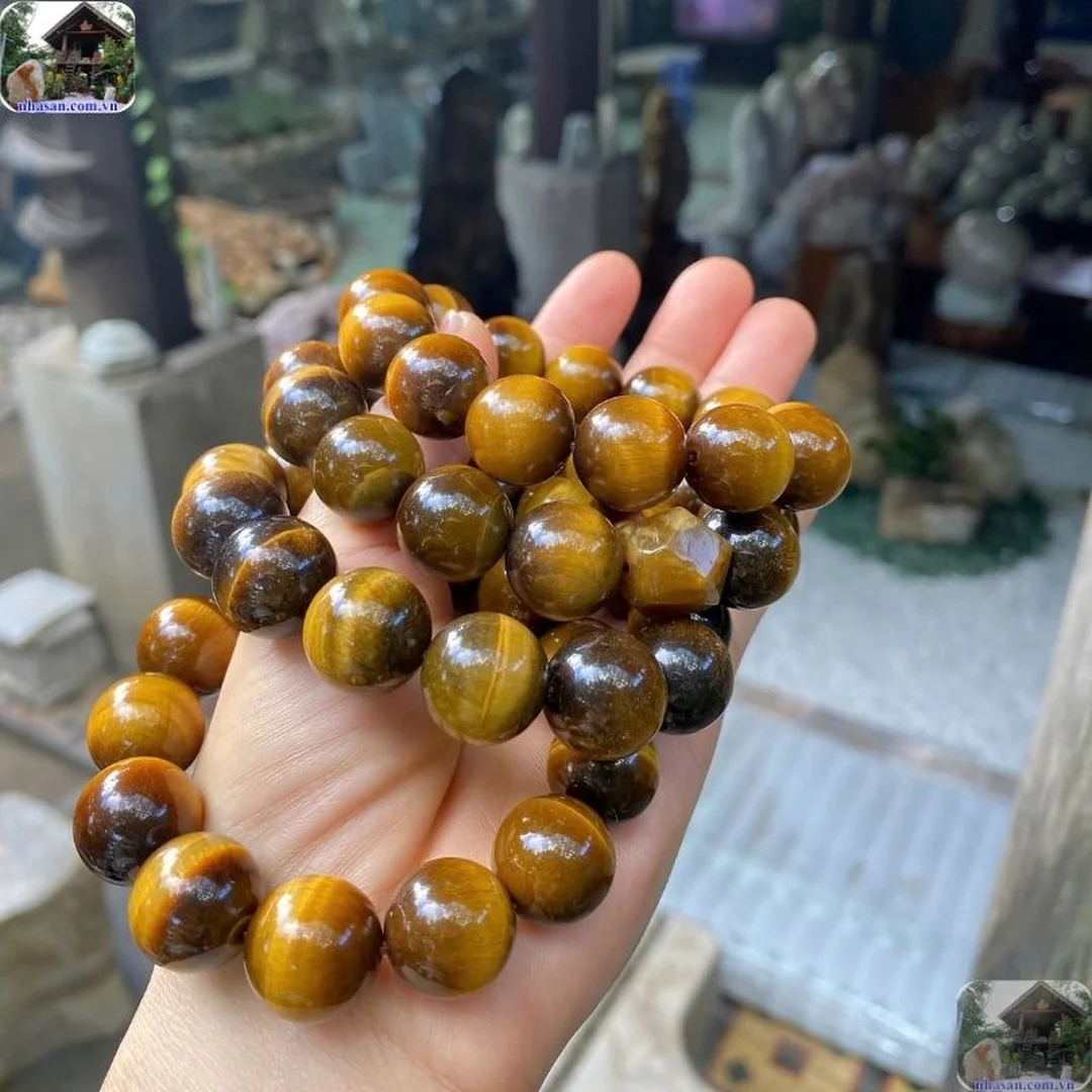 Câu hỏi thường gặp về vòng đá mắt hổ hợp mệnh vòng đá mắt hổ hợp mệnh gì trong câu hỏi thường gặp