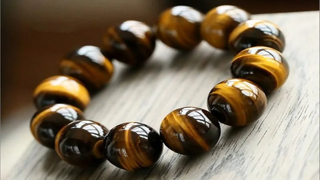 Cách đeo vòng đá mắt hổ vòng đá mắt hổ và cách đeo để phát huy tác dụng của đá mắt hổ